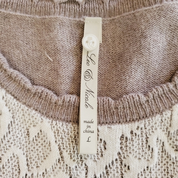 1087 * Leo & Nicole Lace Front Sweater Tan White Size L - Picture 3 of 9